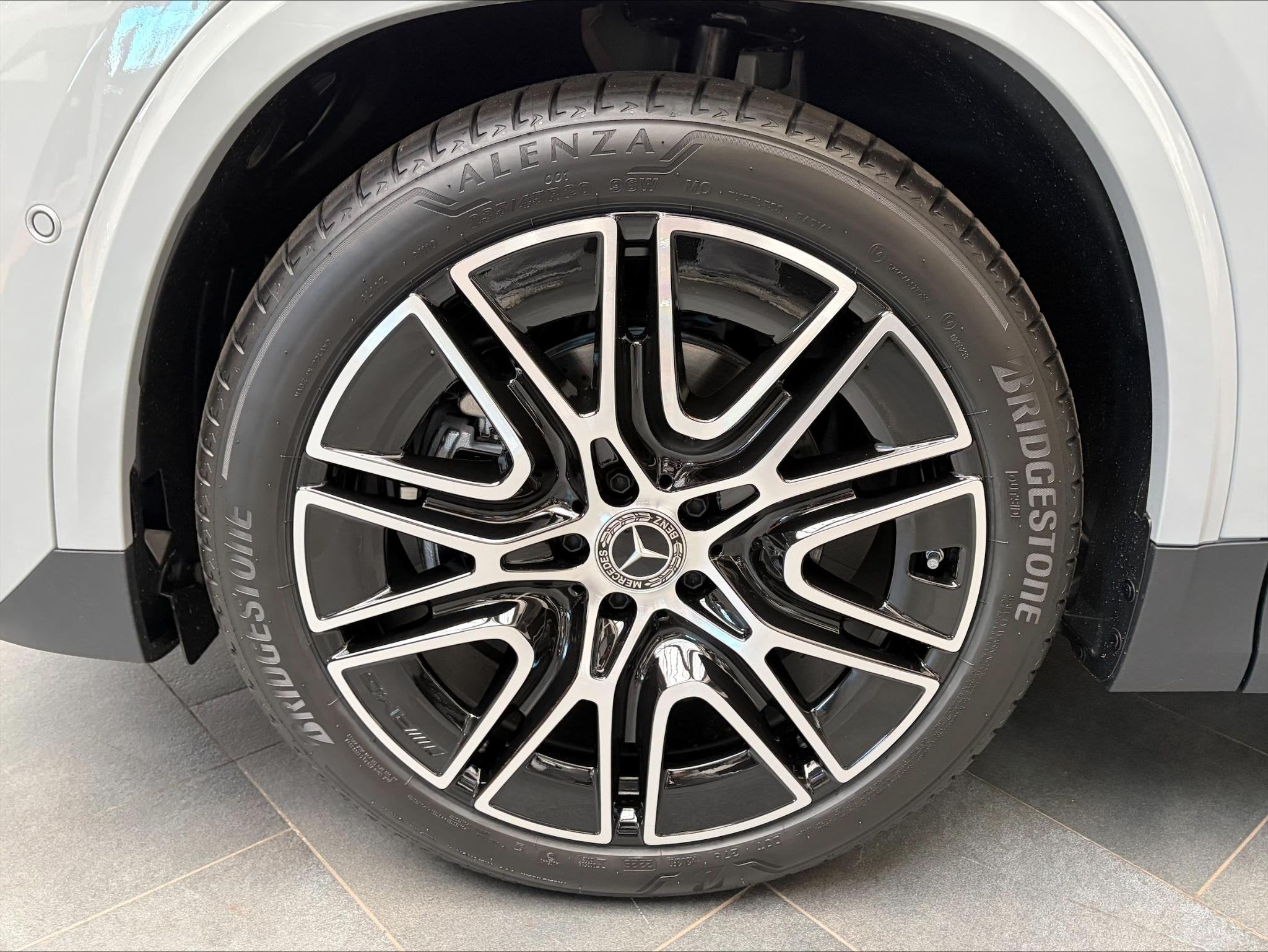 Mercedes-Benz GLA GLA 180 140 Years Edition (automatique), Autos, Entreprise, 5 portes, 5 places, Automatique
