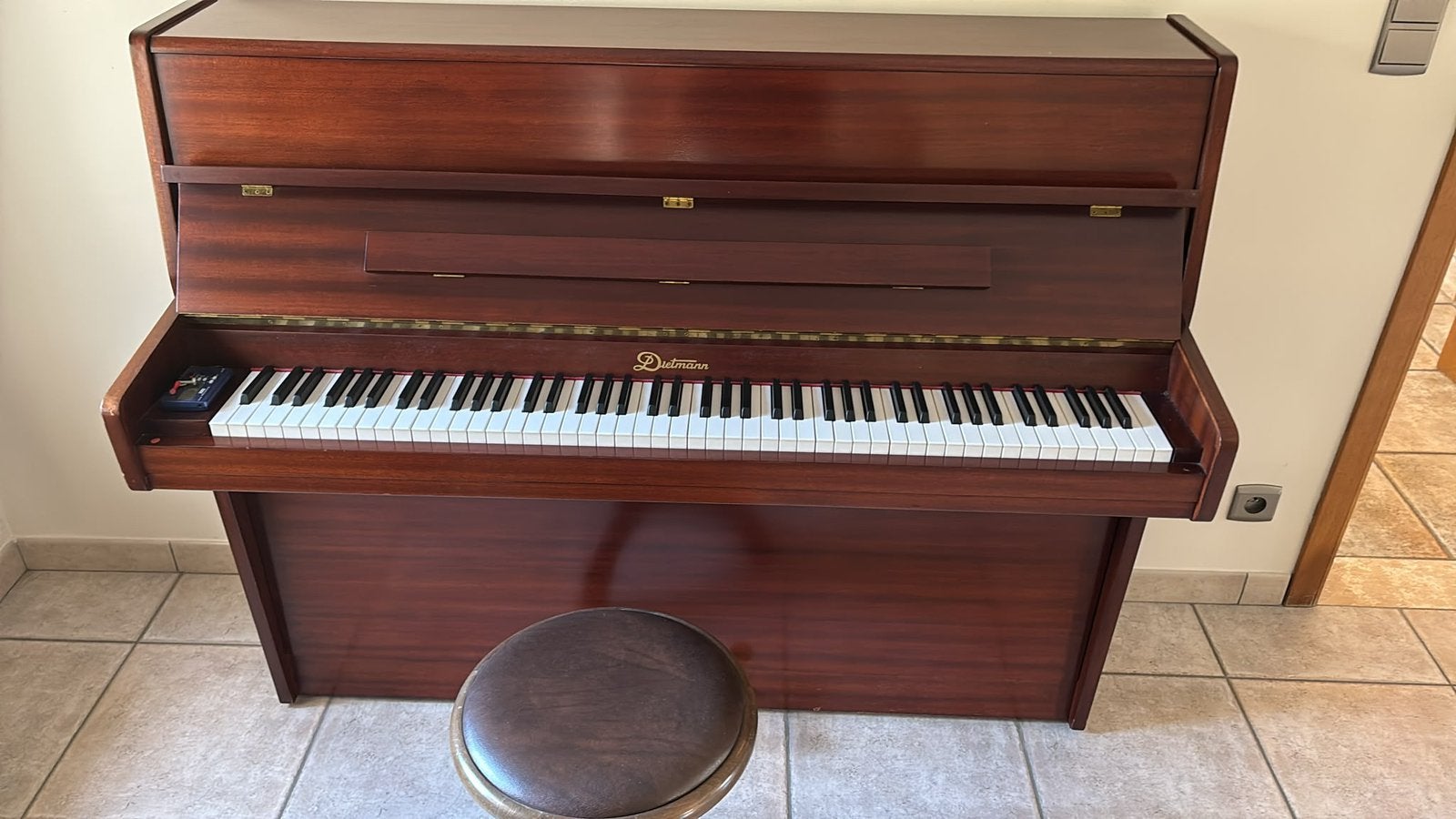 Dietmann akoestische piano–1979–houten uitvoering + kruk, Musique & Instruments, Pianos, Enlèvement, Comme neuf, Piano