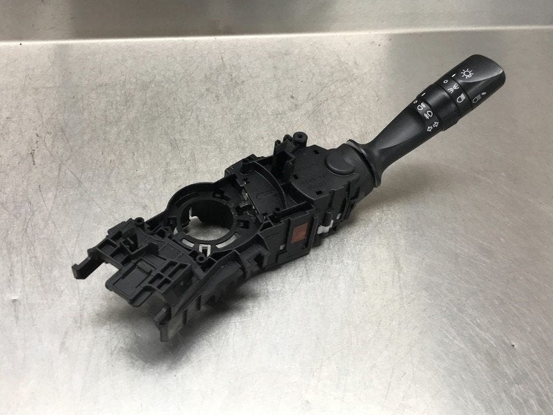 LICHTSCHAKELAAR Toyota Auris (E18) (|0273017F350|), Gebruikt, Toyota