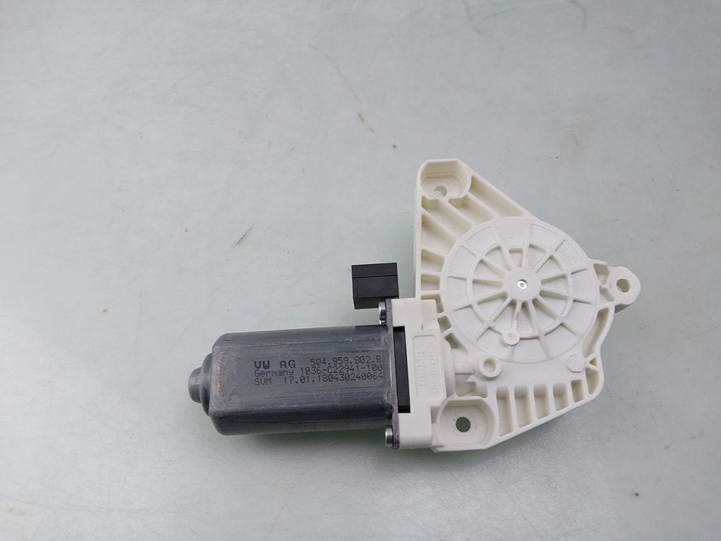 MOTEUR LEVE VITRE ELECTRIQUE Passat (3G2) (|5Q4959802B|), Dhr. J. Ham, Volkswagen, Administratie@autoham.nl, Utilisé