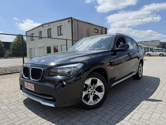 BMW X1 2.0 Benzine | Trekhaak | 1 eigenaar | 1 JAAR GARANTIE, Auto's, Achterwielaandrijving, 4 cilinders, 136 pk, 1465 kg