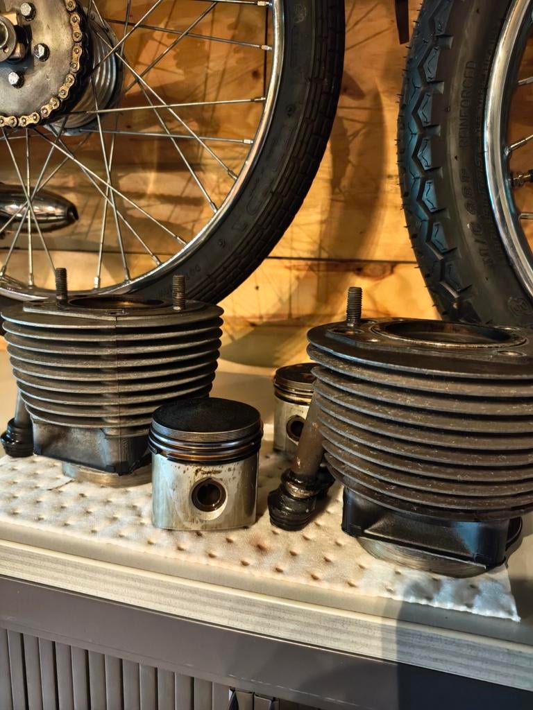 Bmw r60/7 cylinders en Pistons, Motoren, Ophalen, Gebruikt