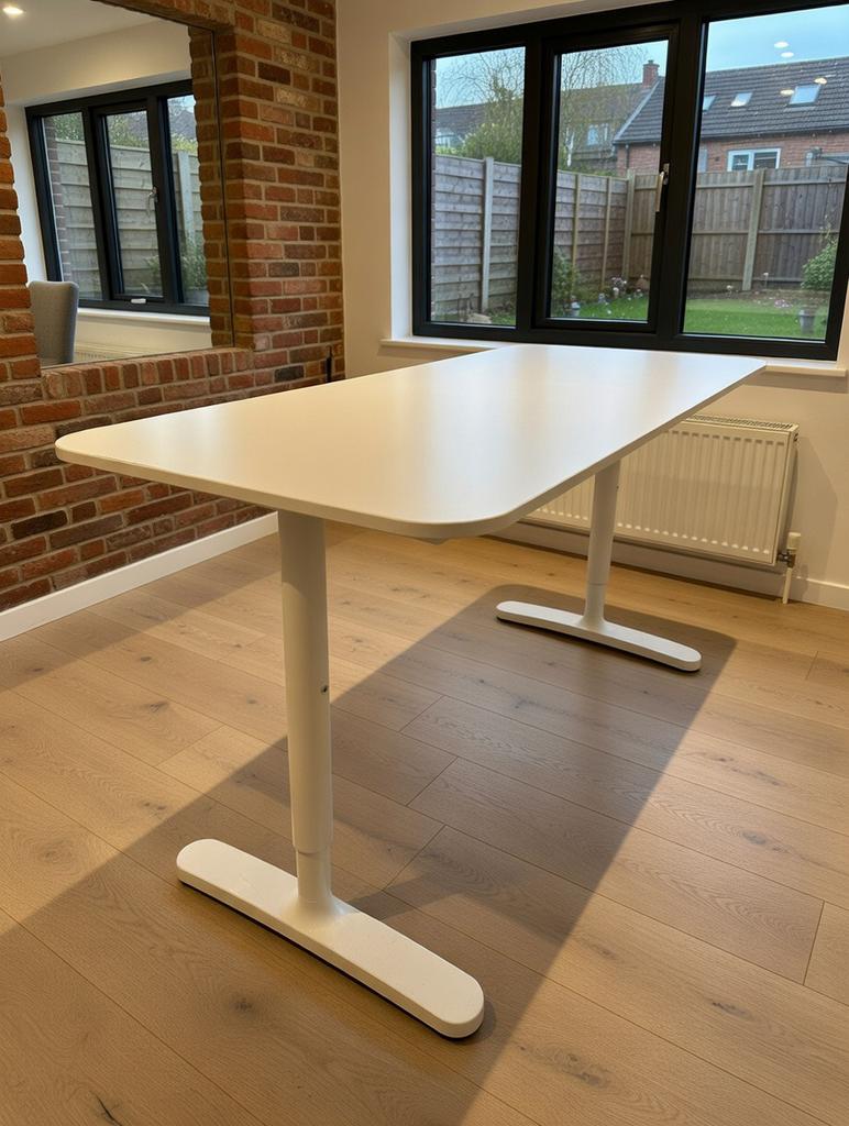 IKEA BEKANT bureau wit – 160x80 cm, Huis en Inrichting, Bureaus, Ophalen, In hoogte verstelbaar, Zo goed als nieuw, IKEA