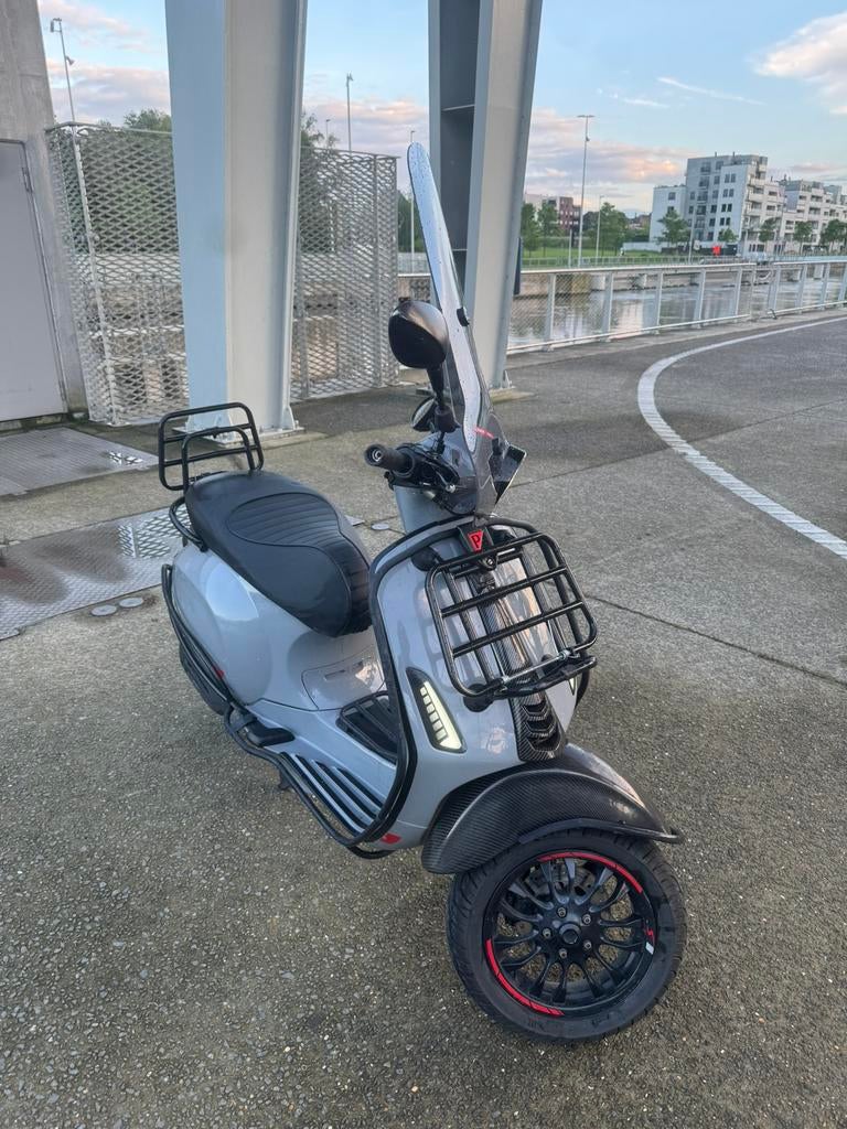 Vespa Sprint 2020 –A klasse | Nardo Grijs | | Full Options |, Ophalen, Klasse A (25 km/u), Zo goed als nieuw, Benzine