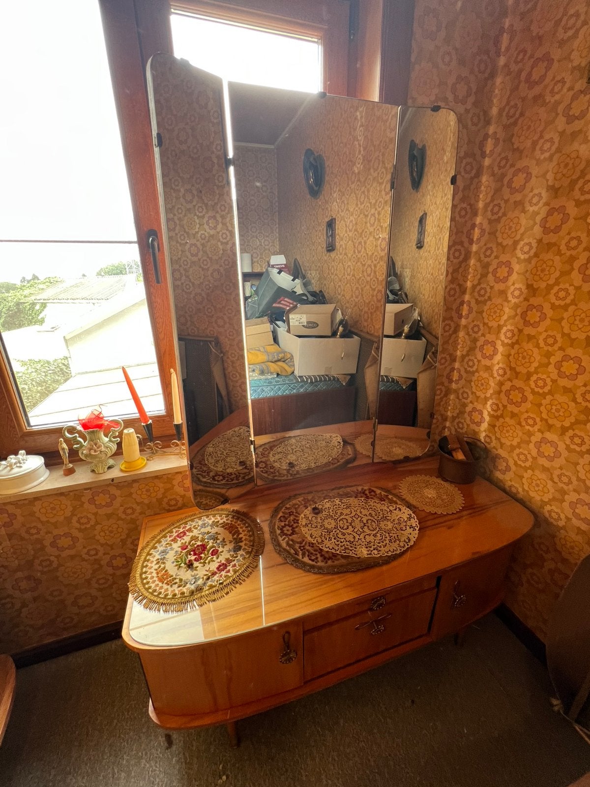 vintage kaptafel met drieluikspiegel, Ophalen, Gebruikt