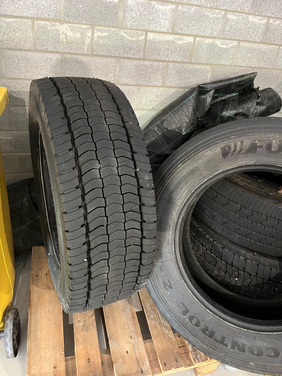 Banden 315/60 22,5, Auto-onderdelen, Ophalen, Band(en)