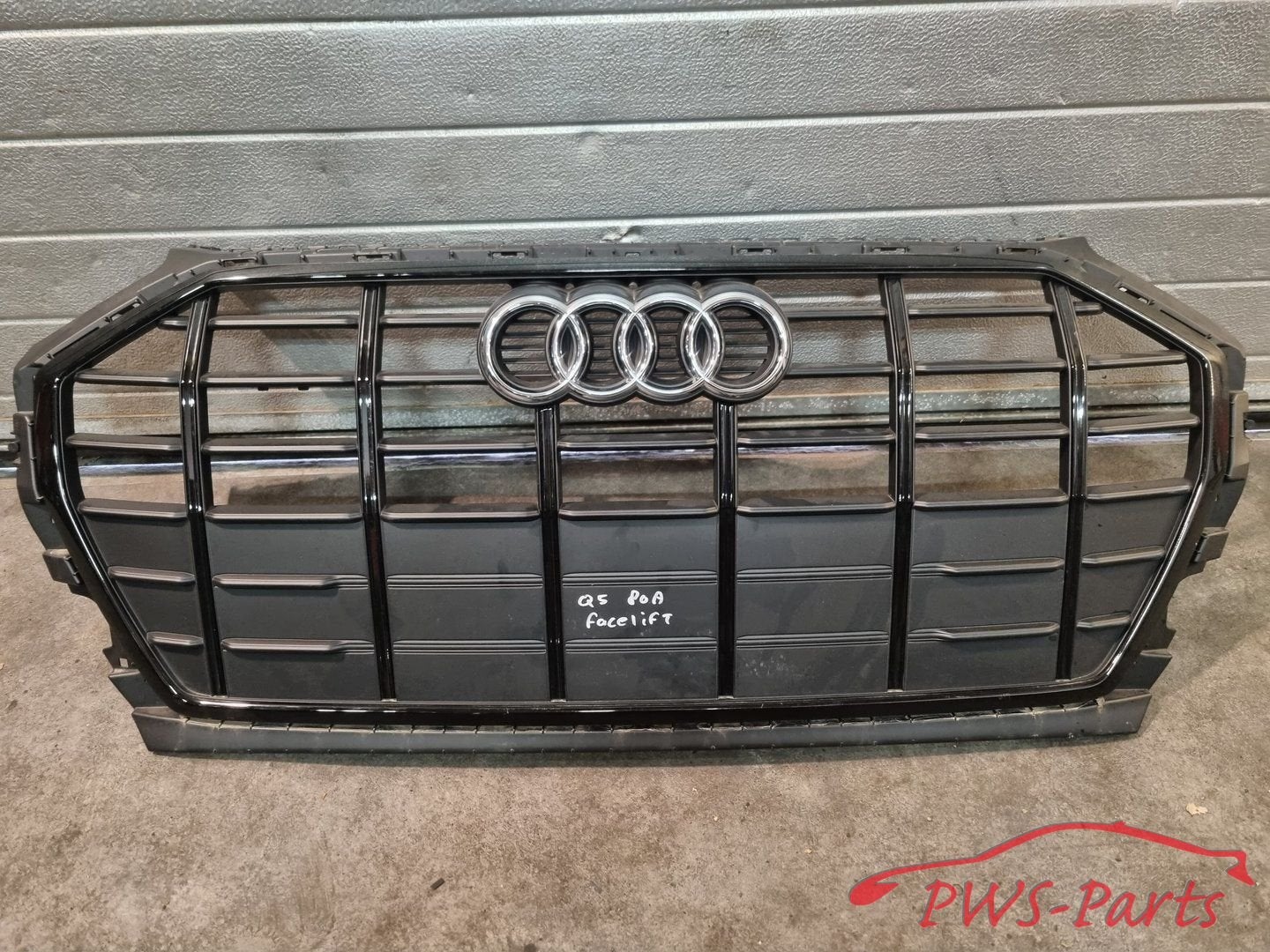 AUDI Q5 80A FACELIFT GRILL ZWART VANAF 2020 ORIGINEEL, Auto-onderdelen, Gebruikt, -, -, -