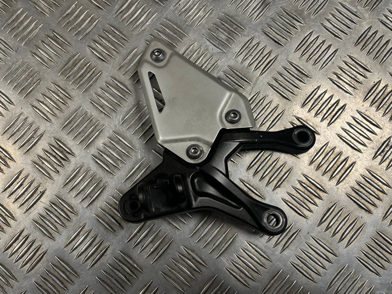Platine reposse pieds avant droit z900 2017, Enlèvement ou Envoi