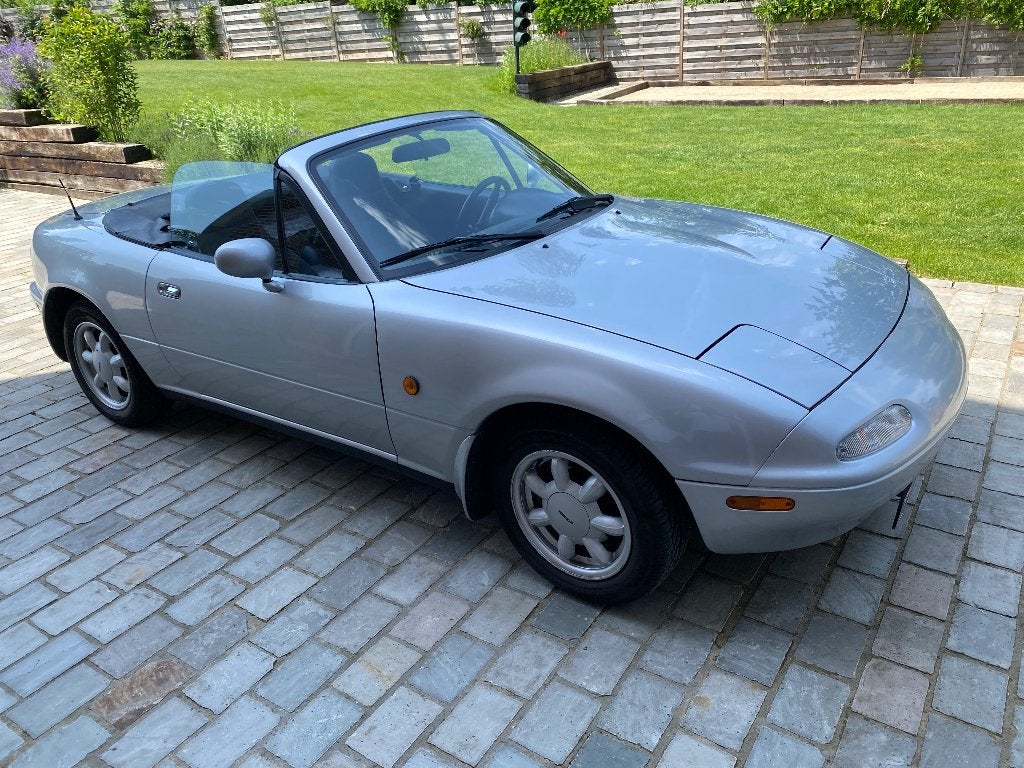 Mazda Mx5, Argent ou Gris, Boîte manuelle, Noir, 2 portes