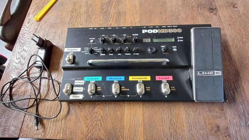 Line 6 POD HD300 Multi-Effect., Musique & Instruments, Instruments à corde | Autre, Utilisé, Autres types, Enlèvement ou Envoi