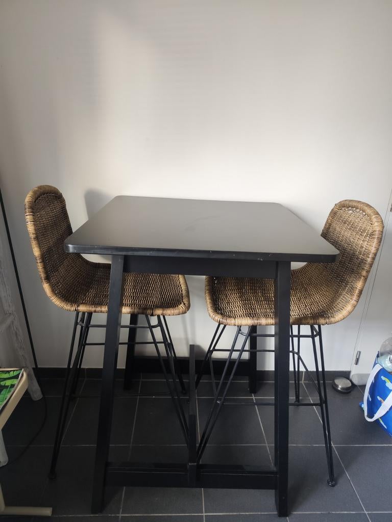 Table haute et 2 chaises, Ophalen