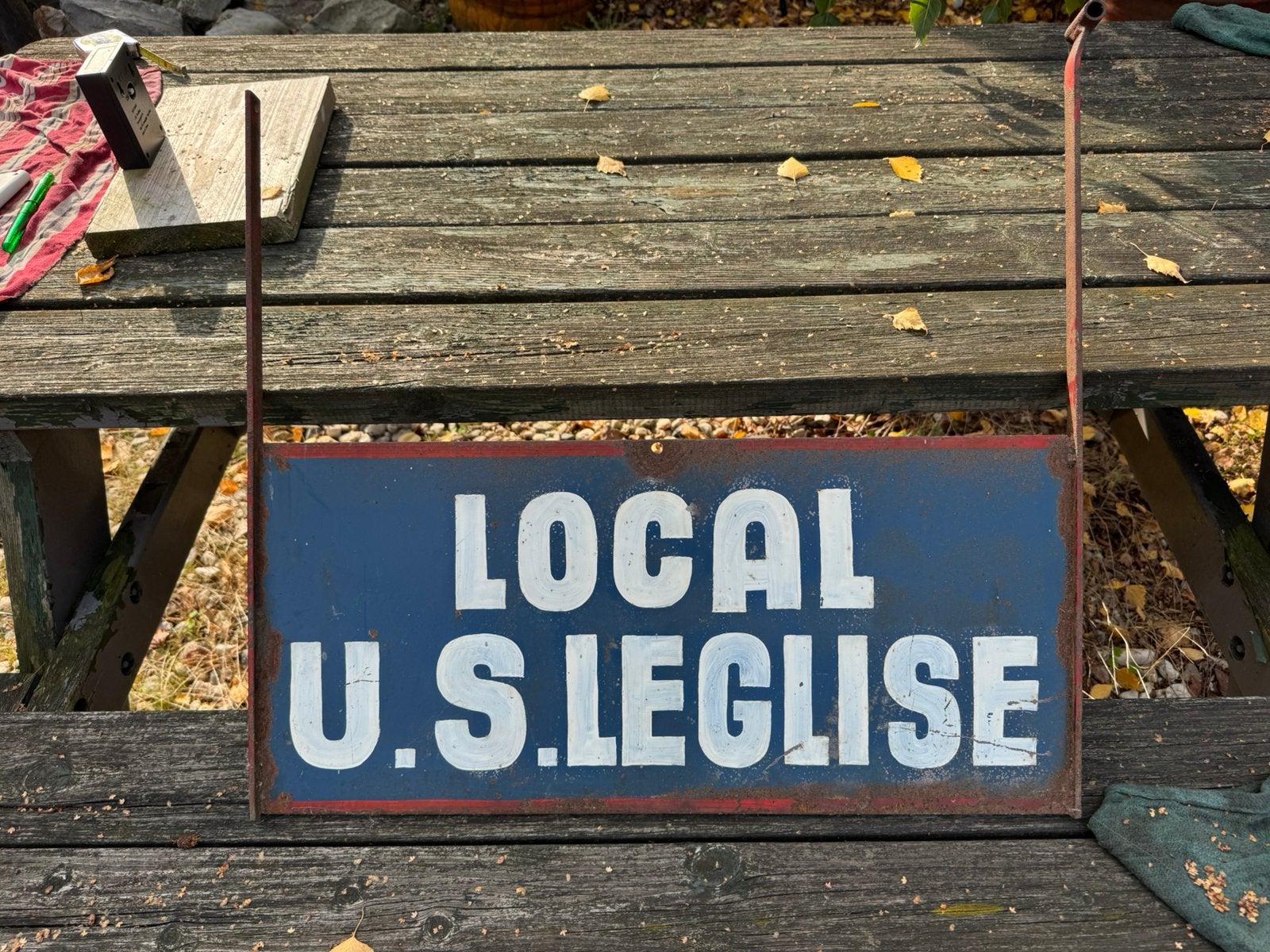 Ancien panneau d'affichage local de la Léglise américaine, Panneau publicitaire, Enlèvement ou Envoi, ., Utilisé