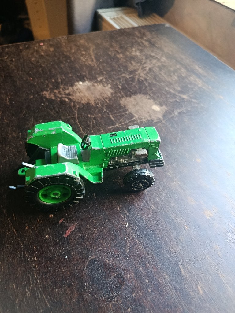 Tracteur Majorette vert 1:36 (Gratuit à l'achat de min 15€ ), Hobby & Loisirs créatifs, Enlèvement ou Envoi, Utilisé, Tracteur et Agriculture