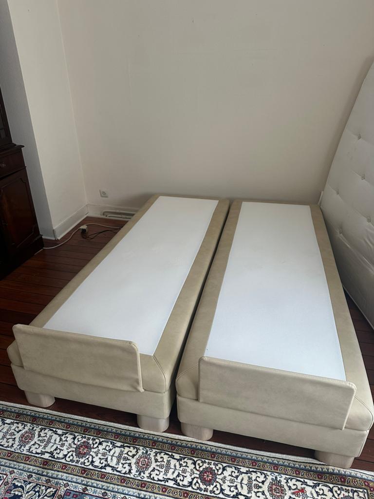 ️ 2 sommiers tapissiers electriques 200x142 – Très bon état, Enlèvement, Comme neuf, Matelas