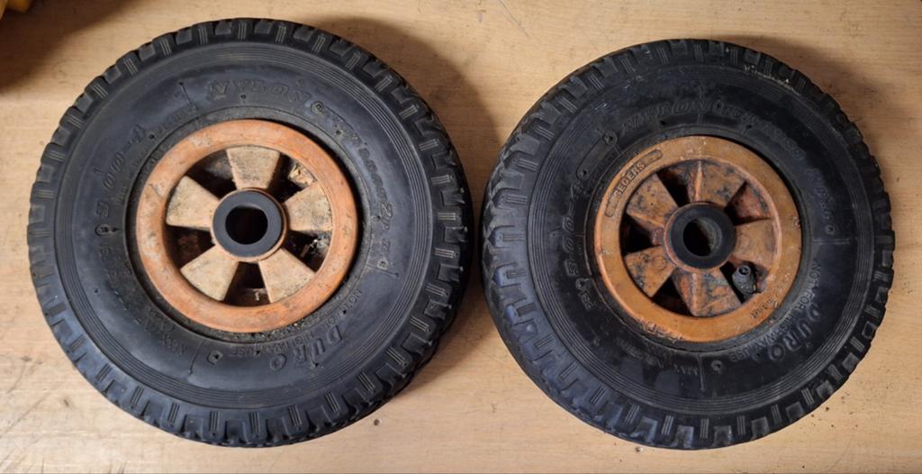 2 banden tubeless Duro 3.00 - 4, Ophalen of Verzenden