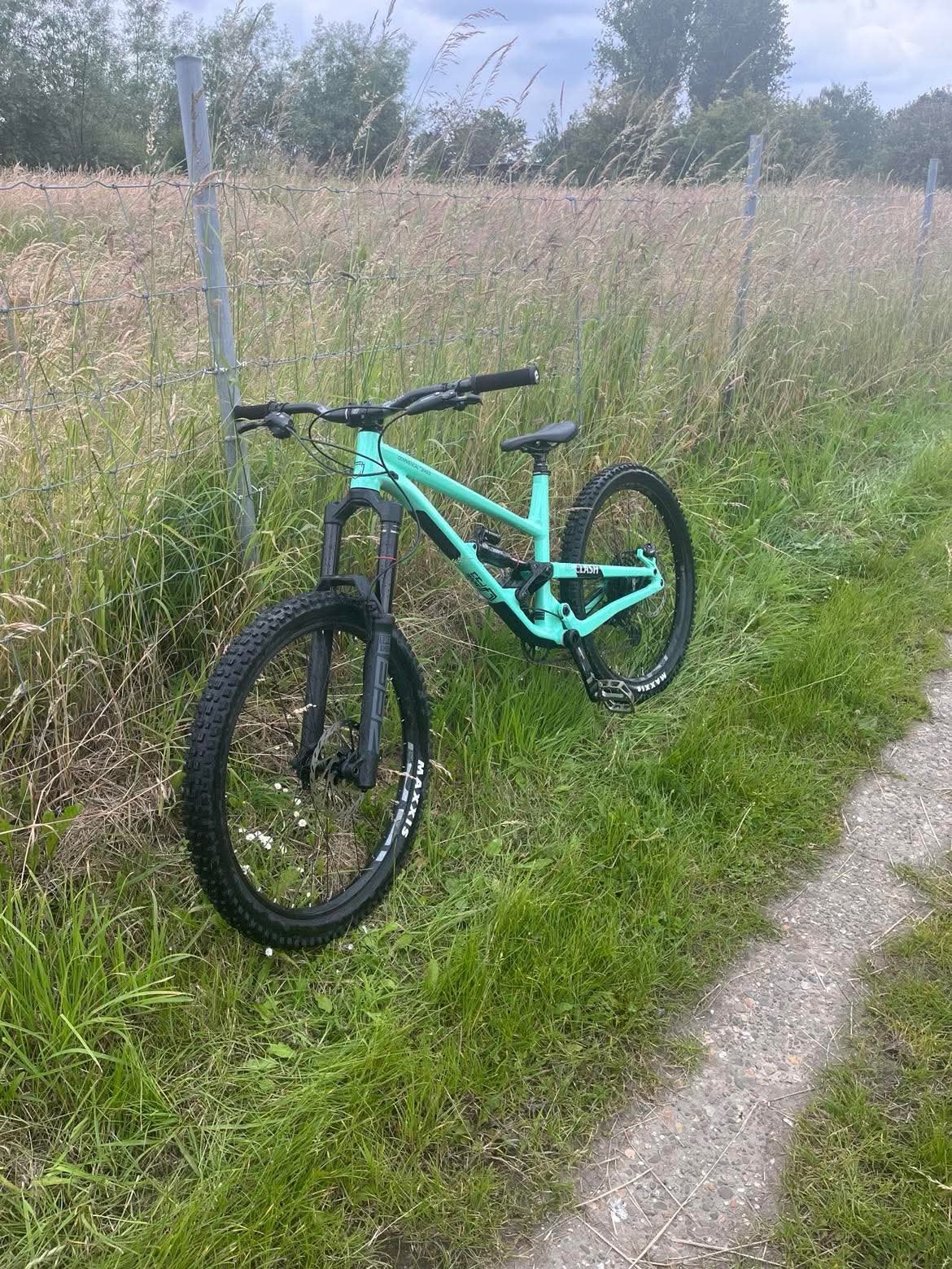 Commencal clash emerald green, Enlèvement, Comme neuf