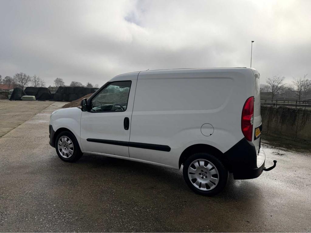 Véhicule commercial cargo Doblò Fiat GNC 2011, Autos, Euro 5, Entreprise, Boîte manuelle, Occasion