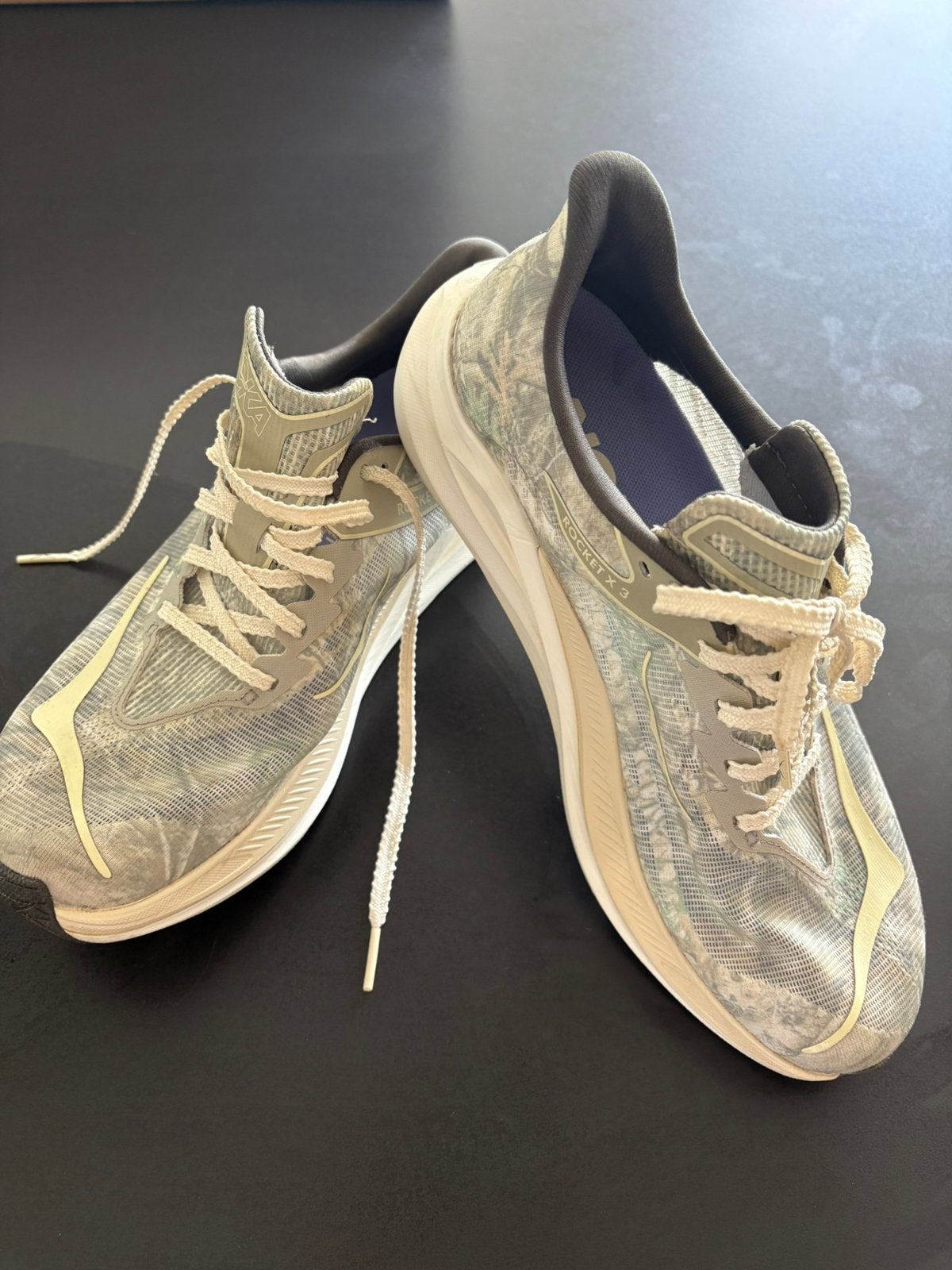 Hoka one one rocket x3 “John Elliott” maat 41 1/3, Sport en Fitness, Loopsport en Atletiek, Ophalen of Verzenden, Zo goed als nieuw