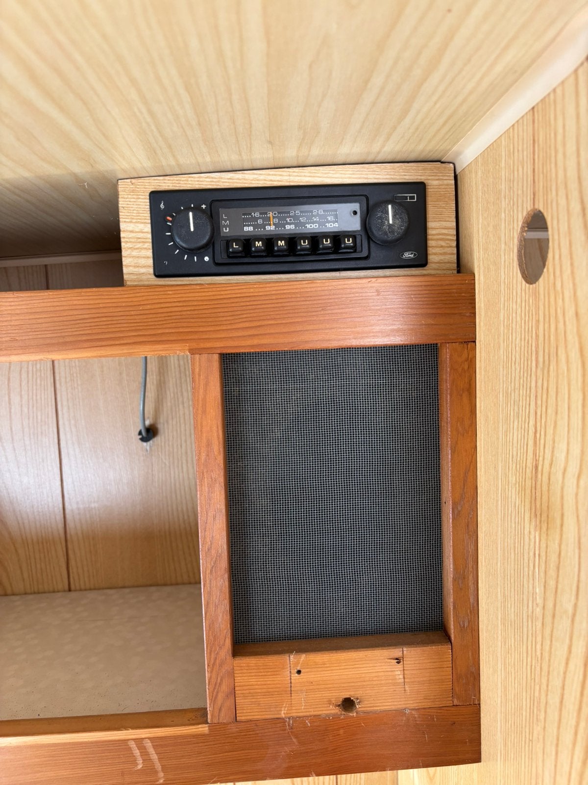 Ford radio, Ophalen, Gebruikt