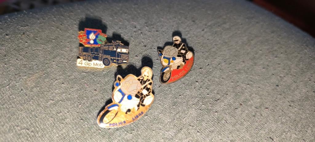 lot pin's police de Liège, Ophalen of Verzenden, Zo goed als nieuw, Stad of Land, Speldje of Pin