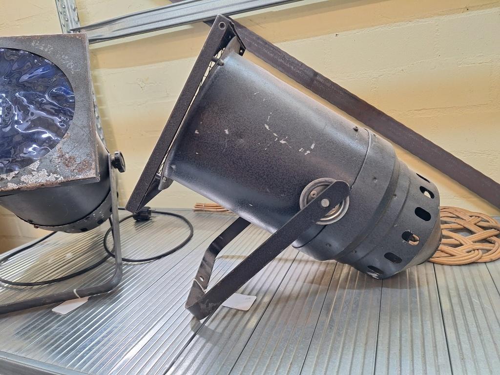 2 oude theater lampen, Ophalen, Gebruikt, Licht