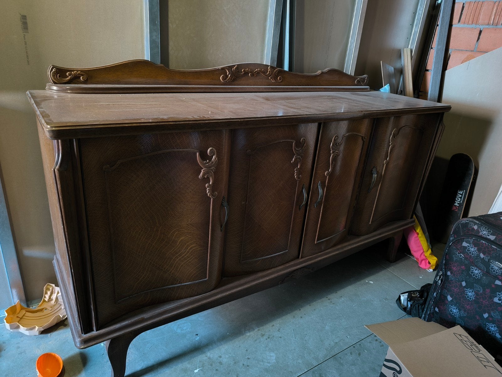 buffet ancien, Enlèvement