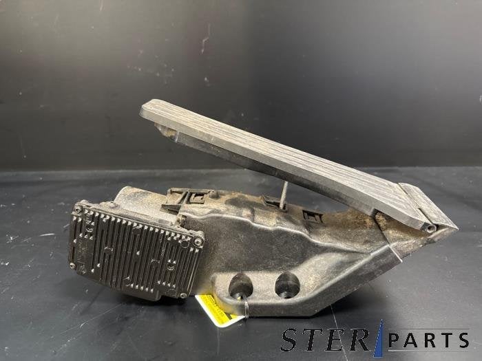 Pédale d'accélérateur d'un Mercedes C-Klasse, 3 mois de garantie, Utilisé, -, -