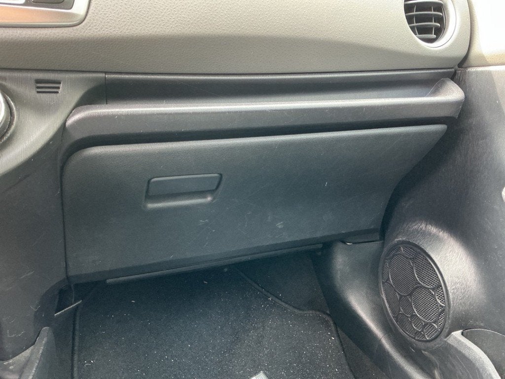 DASHBOARDKASTJE Toyota Yaris III (P13) (01-2010/09-2020), Gebruikt, Kundenbetreuung@toyota.de, Toyota, Toyota-Allee 2
50858  Köln, DE