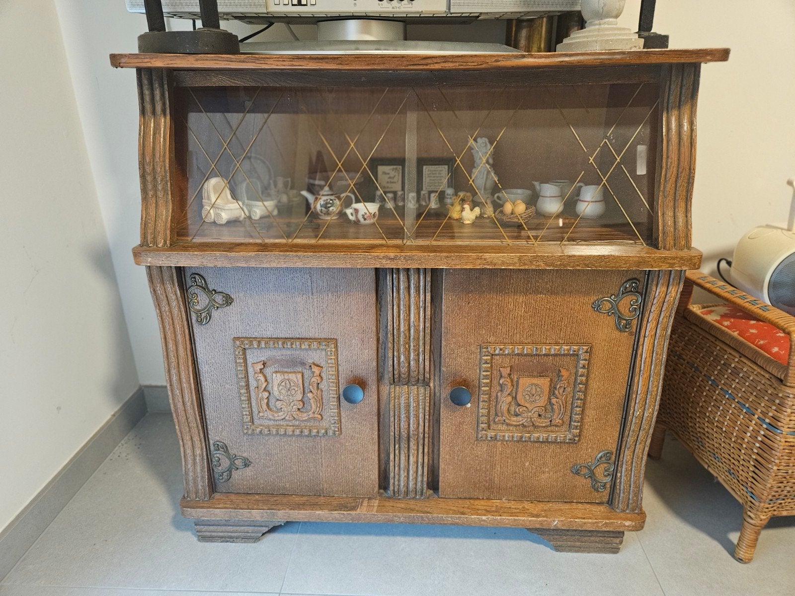 Houten kastje (zonder inhoud), Ophalen