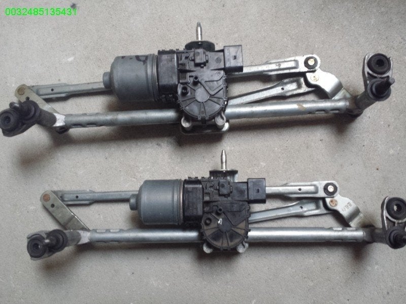 moteur de m canisme d'essuie-glace polo 6r 6r1955023c 6r1955, Seat, Autovia A-2, Km 585 585
08760  Martorell, ES, SEAT S.A., Utilisé