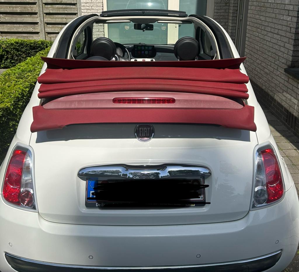 Goed onderhouden Fiat 500 cabrio te koop, Auto's, Zwart, Cabriolet, Leder en Stof, Wit