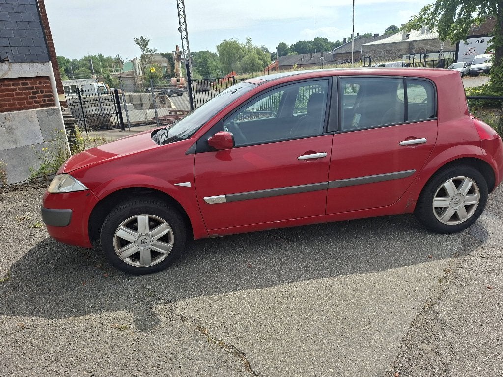 Renault Megane 1600 cc 16v 2003 158000klm, Autos, Rouge, Entreprise, Boîte manuelle, Noir