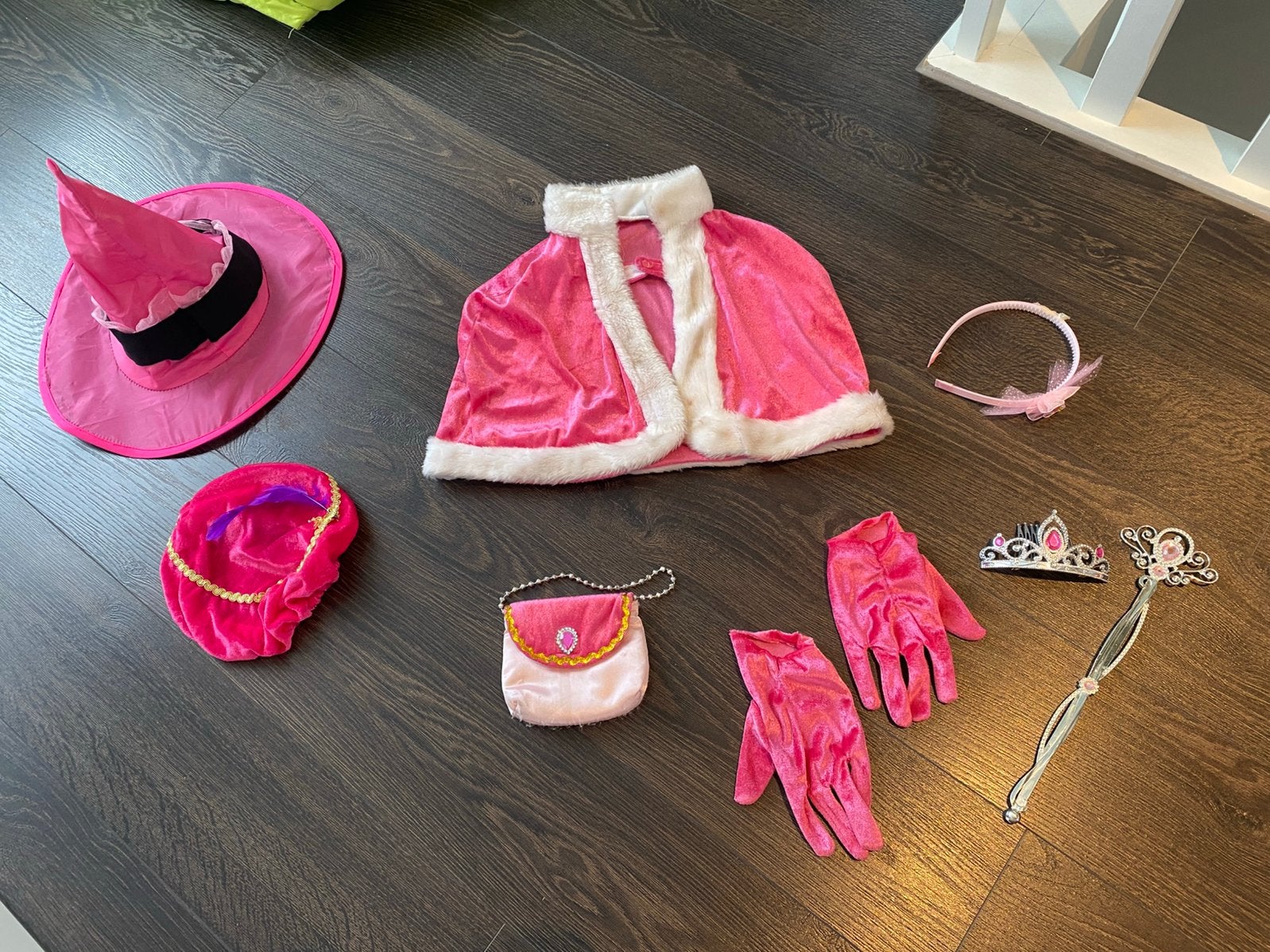 Verkleedaccessoires, Ophalen, Gebruikt