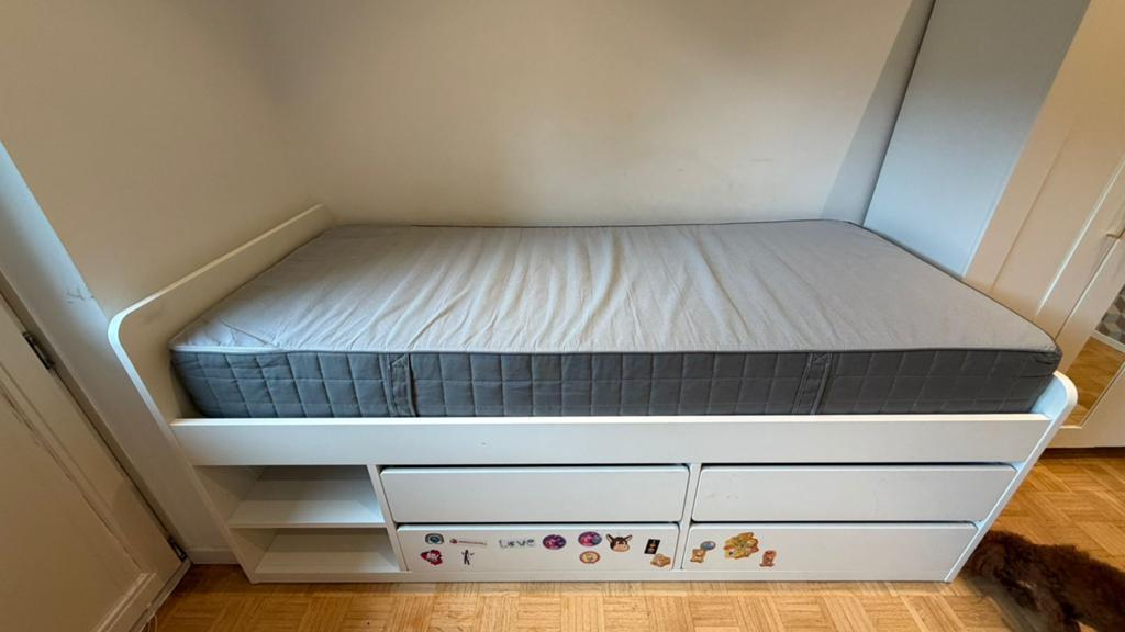 Lit Ikea slakt model 200cm / 90cm, Enlèvement, Comme neuf, Matelas