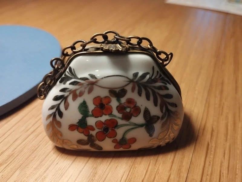 Porte monnaie vintage en porcelaine et laiton. Années 50, Antiquités & Art, Enlèvement