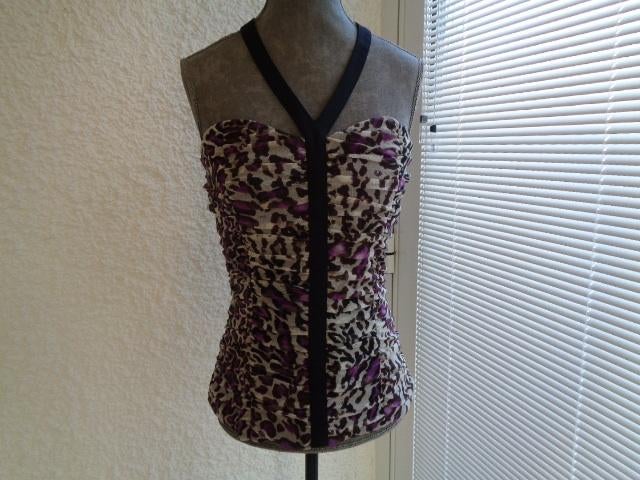 Top Cérémonie ou autres. Marque: "GUESS". Taille 40., Sans manches, Taille 38/40 (M), Comme neuf, GUESS".