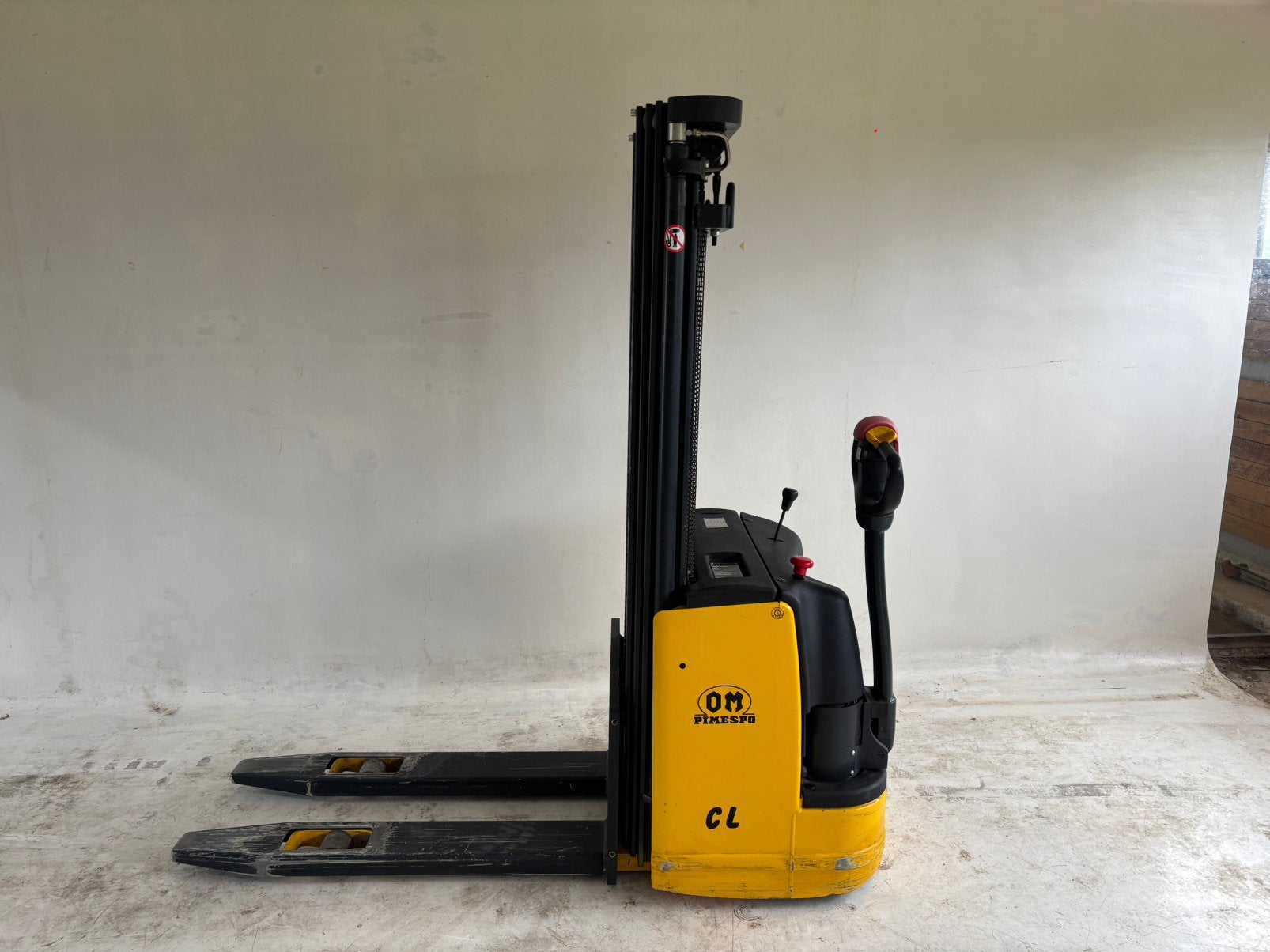 Gerbeur électrique OM Pimespo CL 10.50 (1 050 kg), Enlèvement