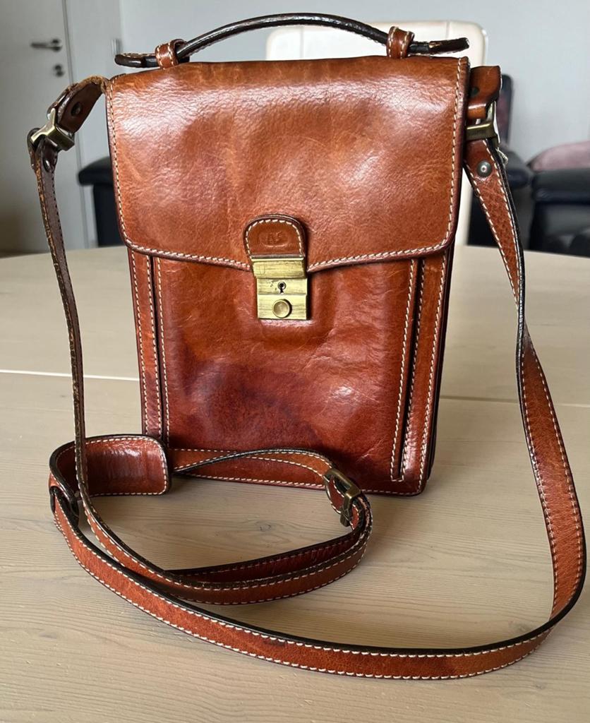 Cognac lederen crossbody tas, Handtassen en Accessoires, Tassen | Damestassen, Ophalen, Gebruikt