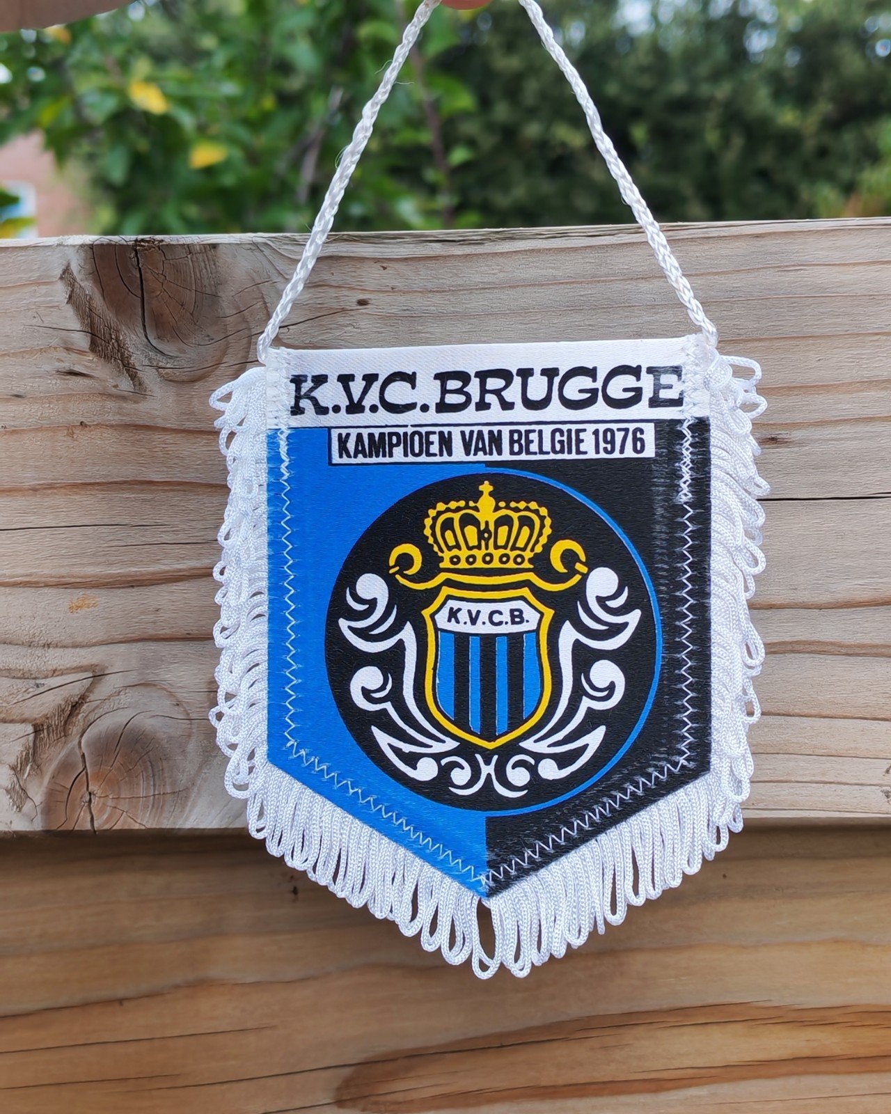 Champion du Club de Bruges 1976. Bannière fantastique, Enlèvement ou Envoi