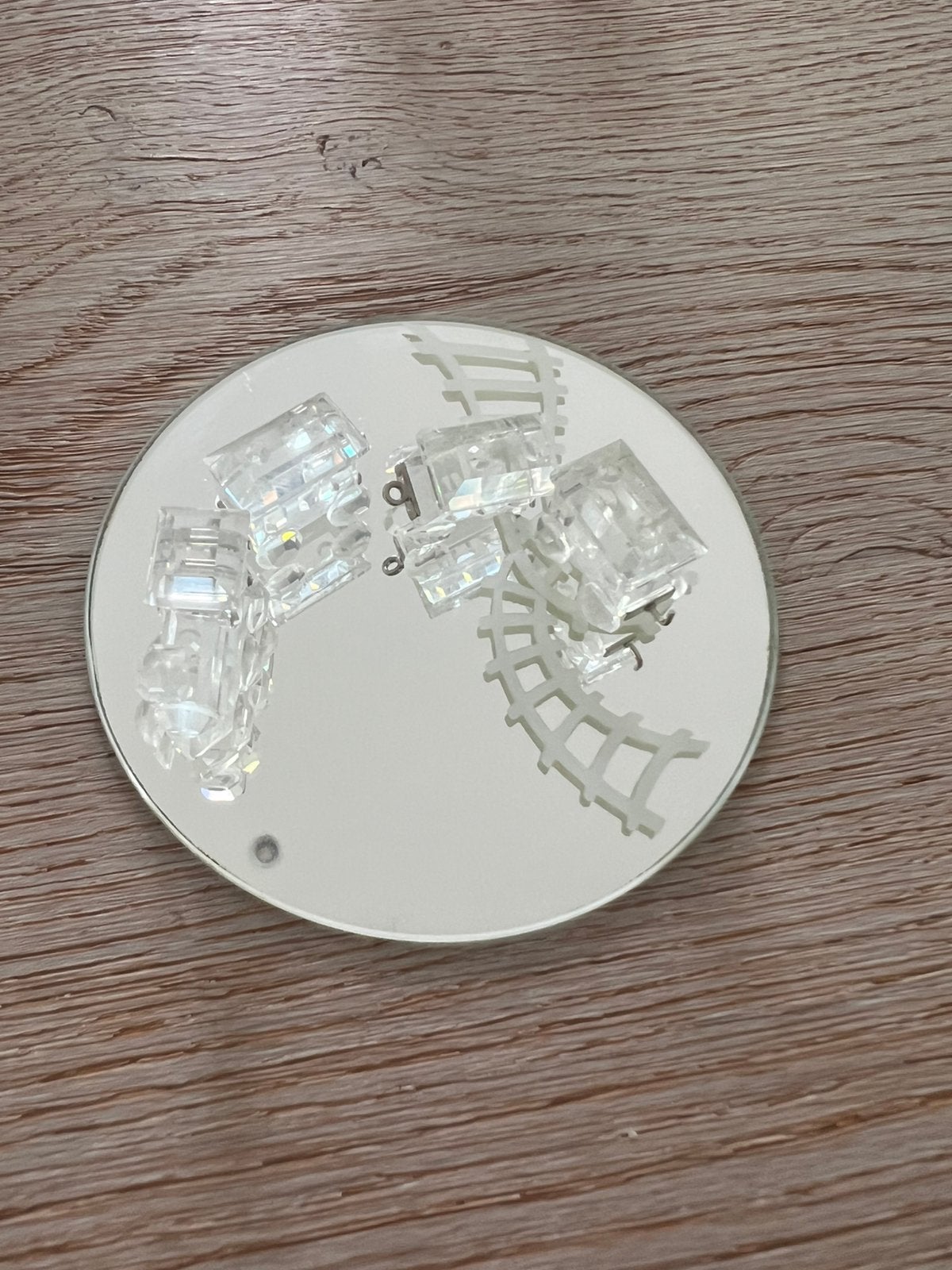 Treintje in swarovski, Collections, Enlèvement
