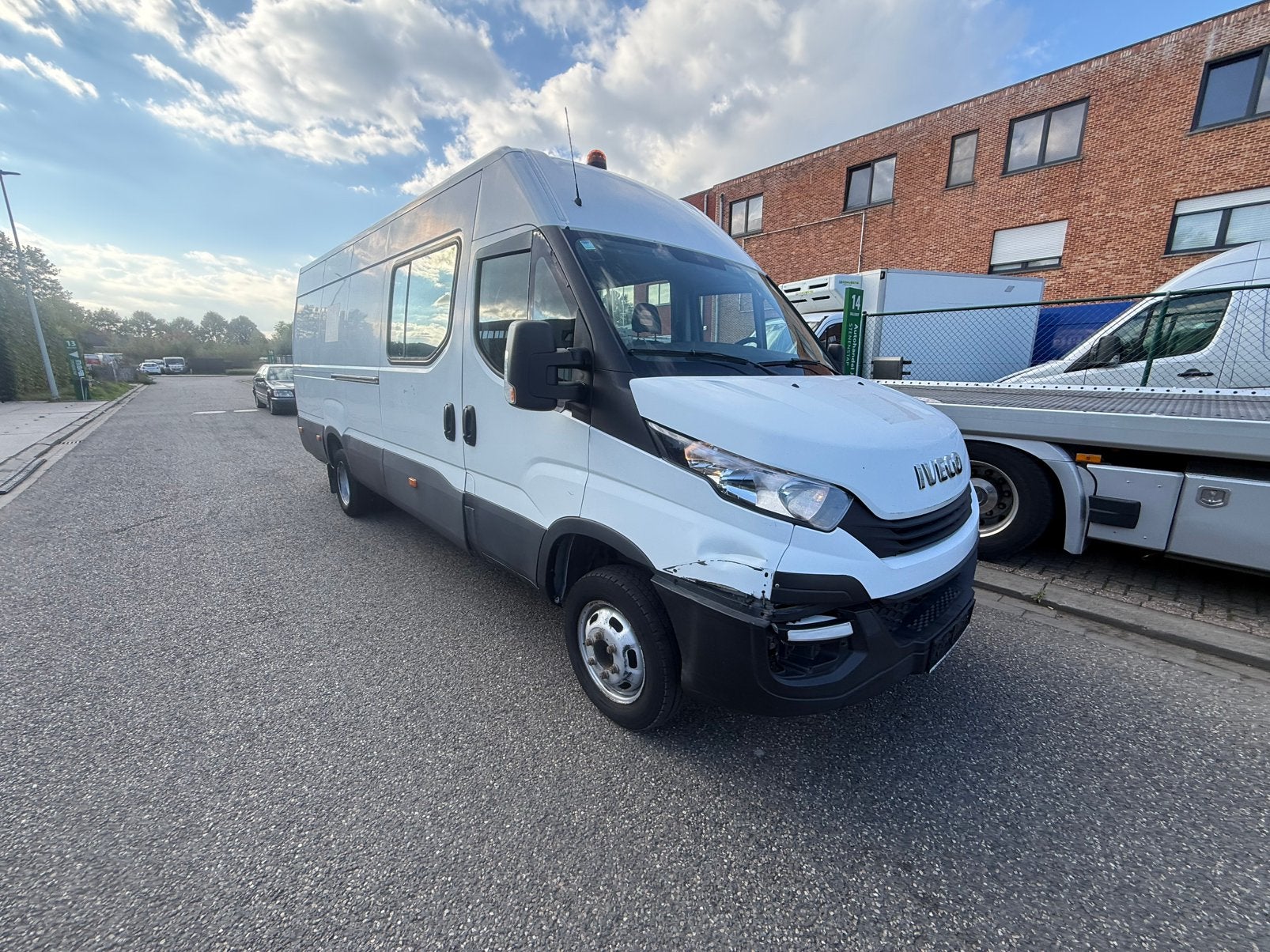 Iveco daily 35C140 2.3hpi 140pk L4H2 dubbel cabine, Auto's, Euro 6, Iveco, Bedrijf, Diesel