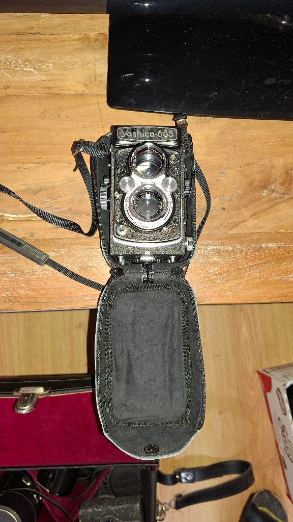 Yashica 635 met toebehoren voor 35mm, Ophalen of Verzenden, Zo goed als nieuw, Spiegelreflex, Overige Merken