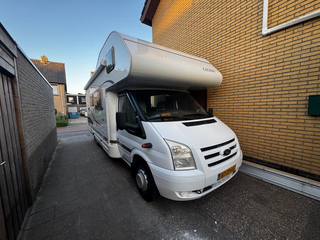 Ford 2.4tdci Carado a366 6 persoons off-grid, Chemisch toilet, Alkoof, Ringverwarming, Ford