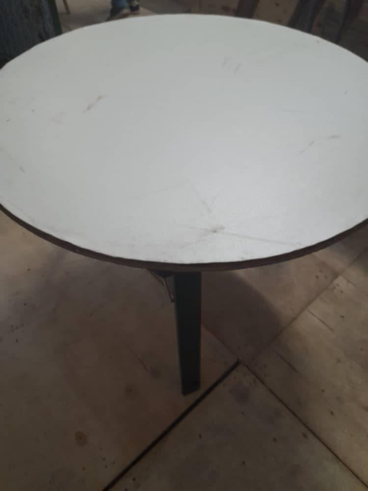 À vendre Table de cérémonie  ronde, Enlèvement, Utilisé