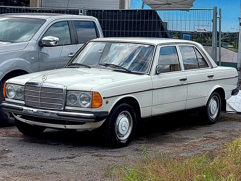 Mercedes 200D W123 1981 Automaat voor opmaak, Auto's, Automaat, 4 deurs, Achterwielaandrijving, 4 cilinders