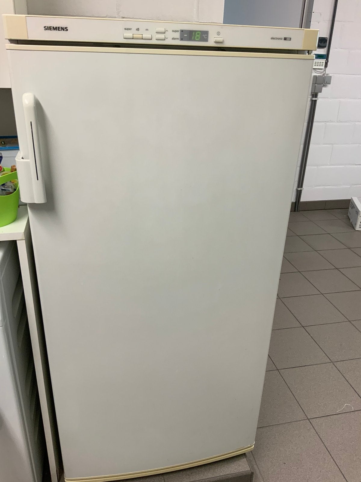Diepvries   Met 4 laden en bovenste insteekvak, Elektronische apparatuur, Vriezers en Diepvrieskisten, Gebruikt, 120 tot 140 cm