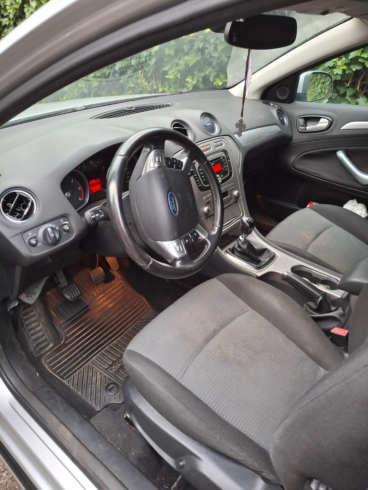 Ford Mondeo 2007 204800km diesel, Voorwielaandrijving, Stof, Zwart, 4 cilinders