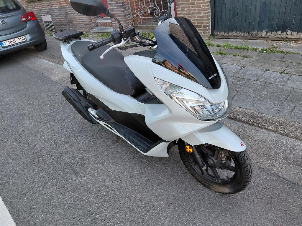 Honda Pcx 125cc ( permis  B voiture), Permis Moto A1 minimum, Contrôle de traction, Autre, 1 cylindre