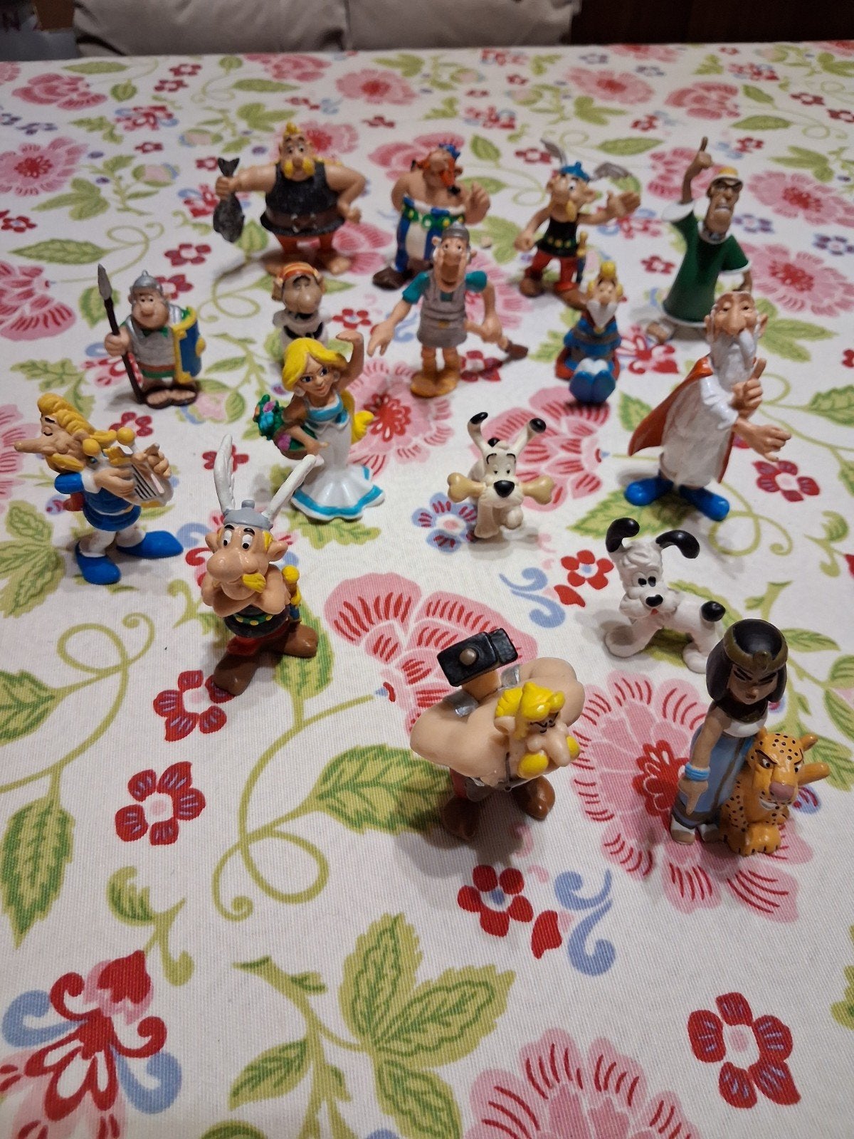 différentes figures d'Astérix, Enlèvement ou Envoi