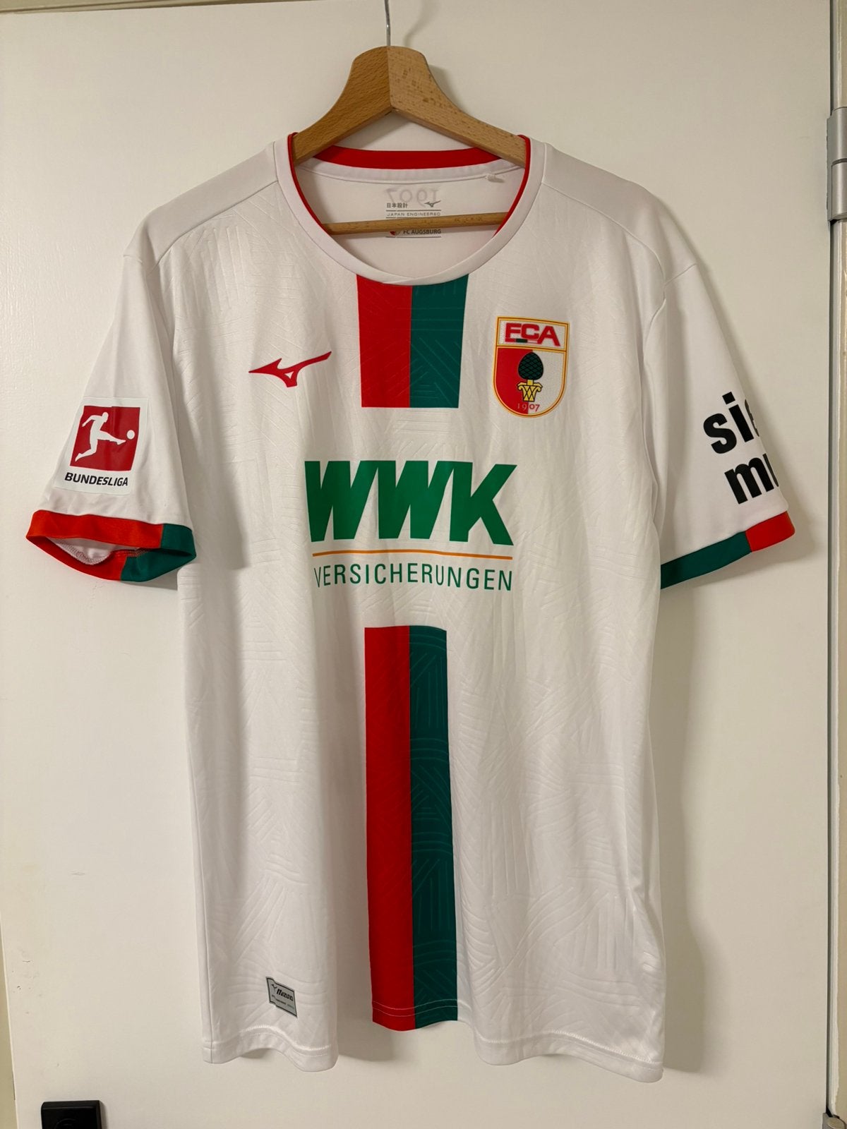 Matchworn shirt FC Augsburg, Collections, Articles de Sport & Football, Comme neuf, Maillot, Enlèvement ou Envoi